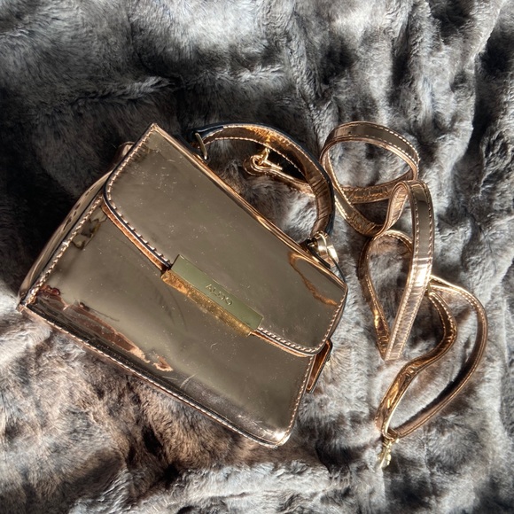 Bags - Picture 6 of 7